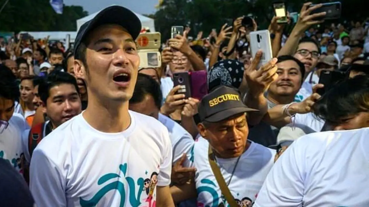 هزاران تایلندی علیه «دیکتاتوری» دویدند