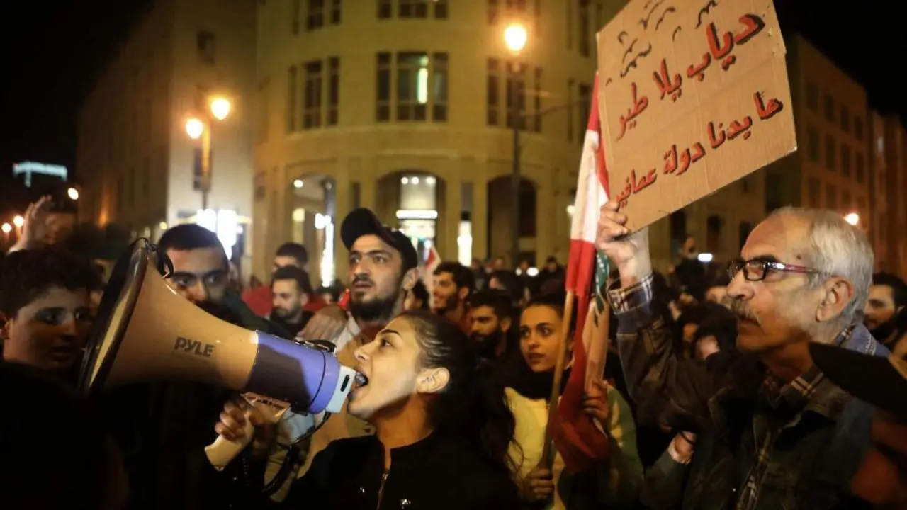 معترضان لبنانی مقابل پارلمان تجمع کردند