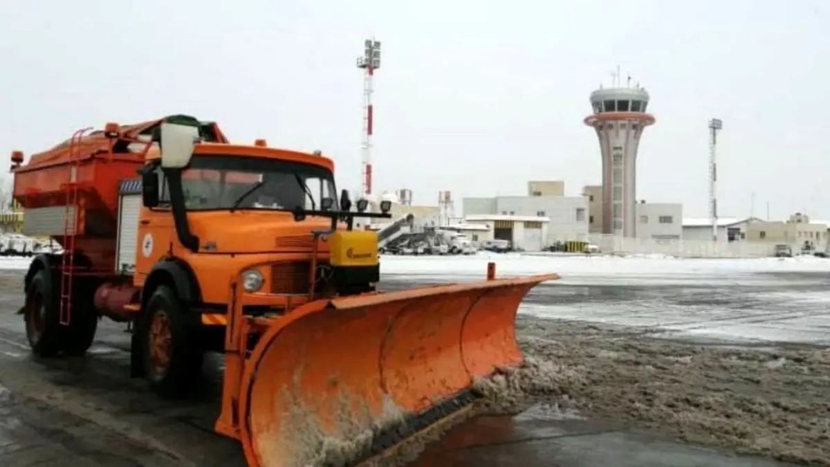 به‌روز‌رسانی دستورالعمل‌‌ عملیات زمستانی فرودگاه‌ها/‌ آماده‌باش تجهیزات ‌برف‌روبی و یخ‌زدایی