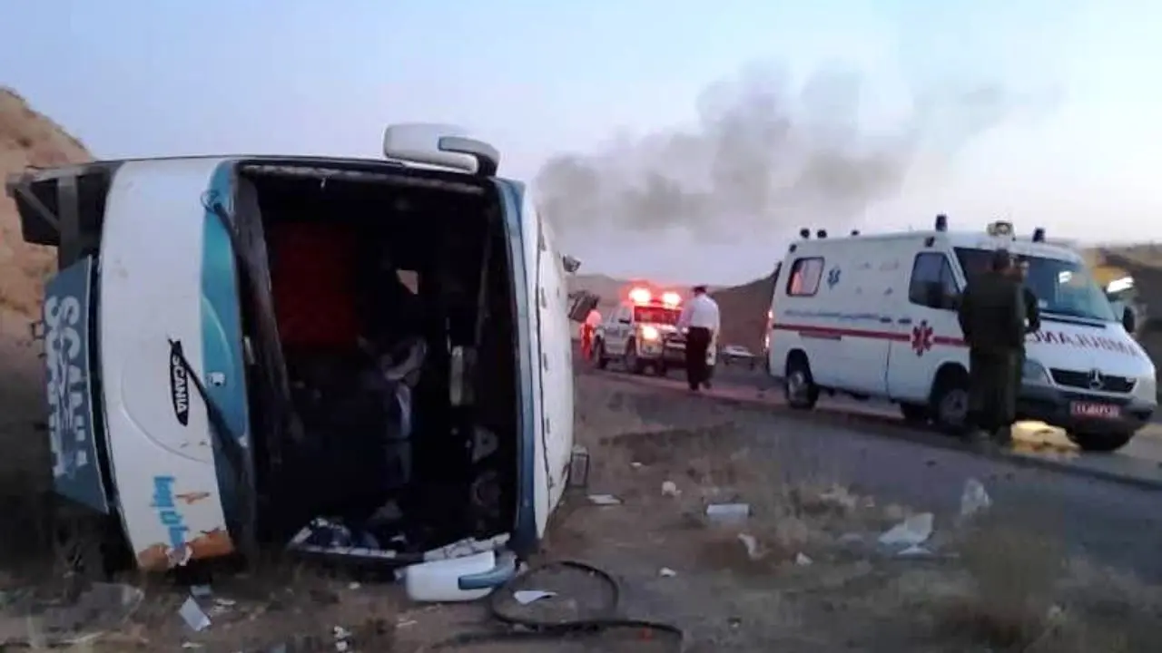 واژگونی اتوبوس در کرمان هفت کشته و 31 مصدوم بر جا گذاشت