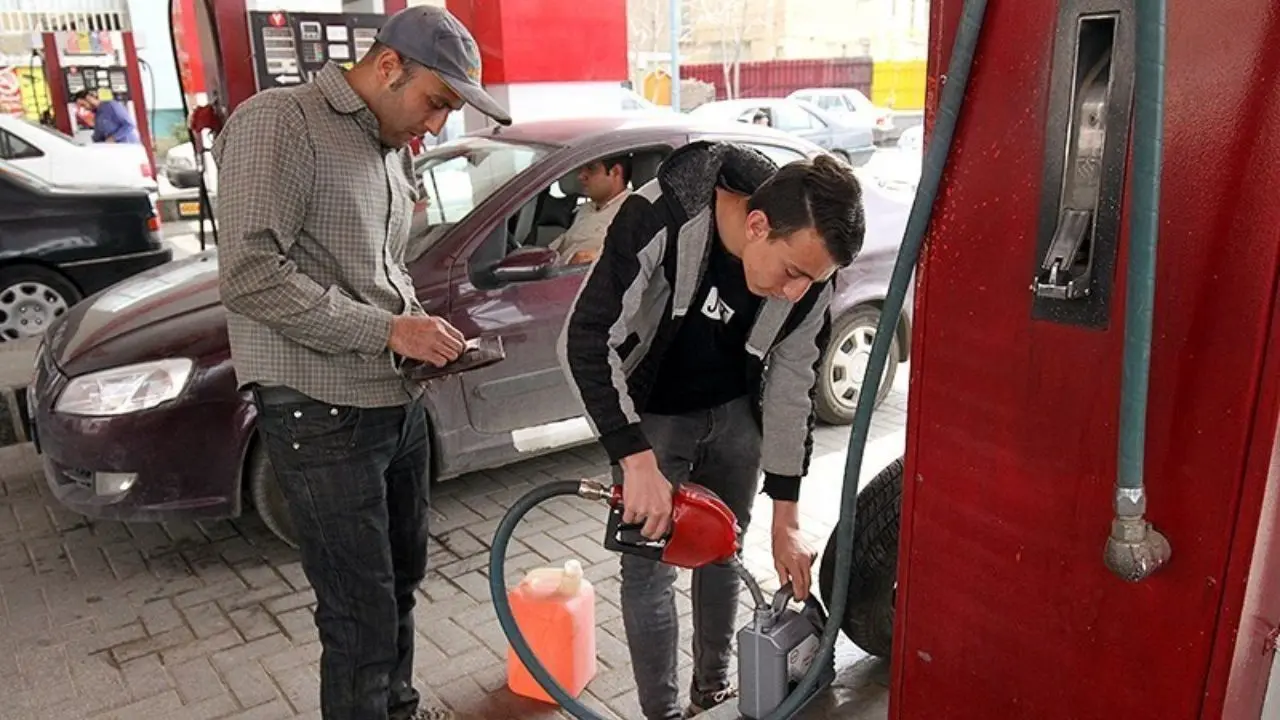 مصرف بنزین چقدر کم شد؟/ روزانه 110 میلیون لیتر بنزین در کشور تولید می‌شود