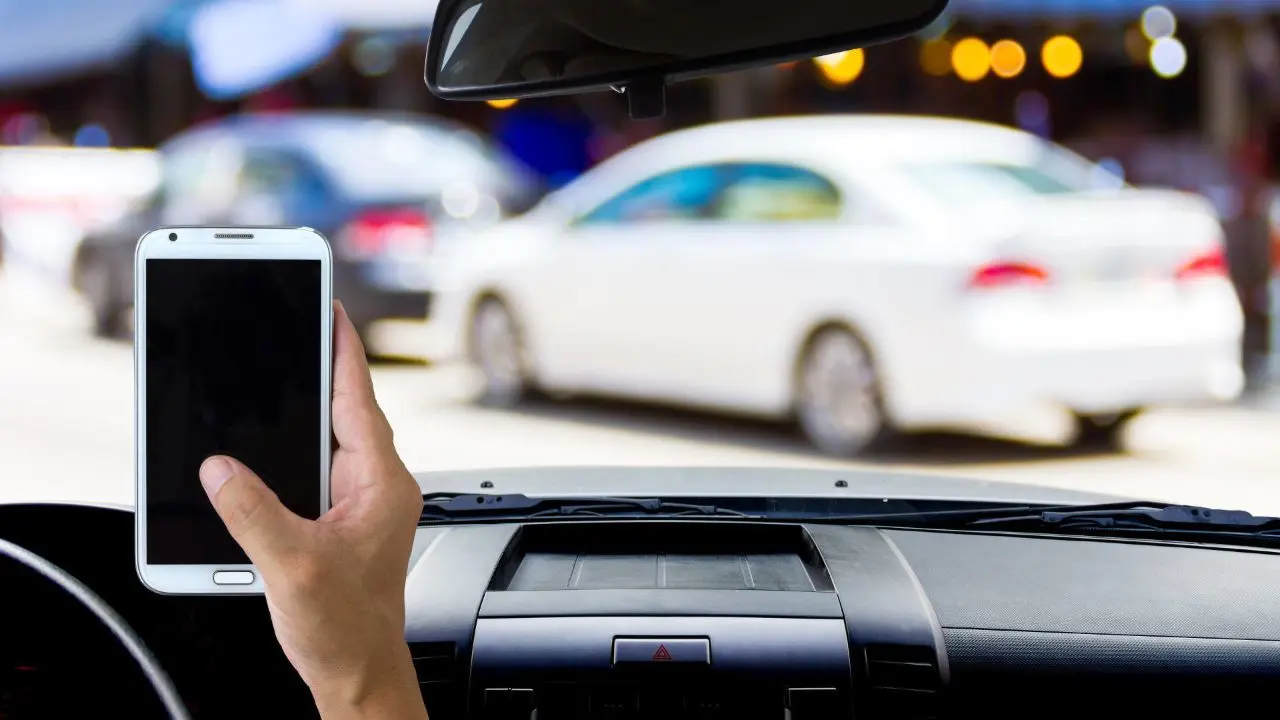 با هوش مصنوعی صوتی، خطرات جاده را شناسایی کنید