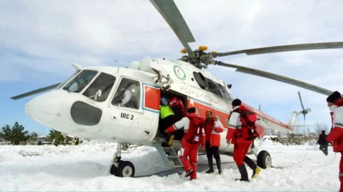 45 ساعت پرواز بالگردهای هلال احمر برای نجات متاثران از برف و کولاک در 4 استان