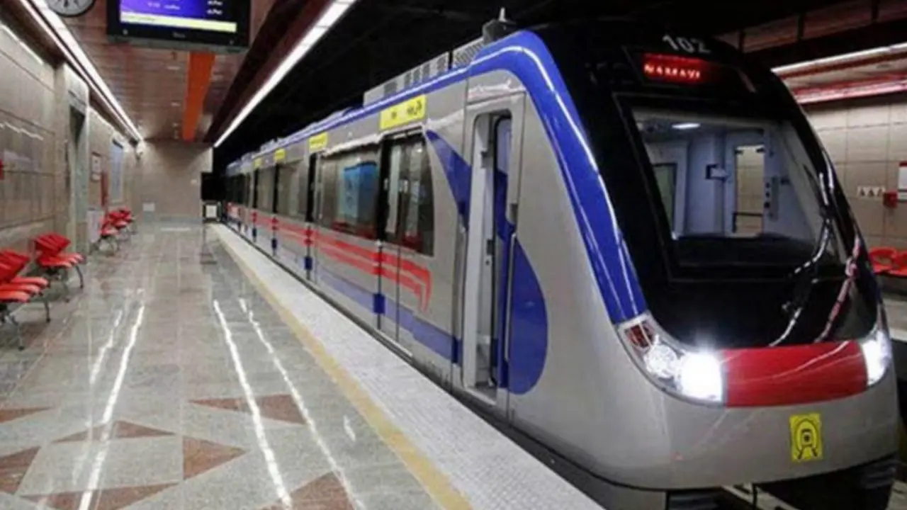 بیمار مشکوک به کرونا در تهران از مترو به بیمارستان منتقل شد
