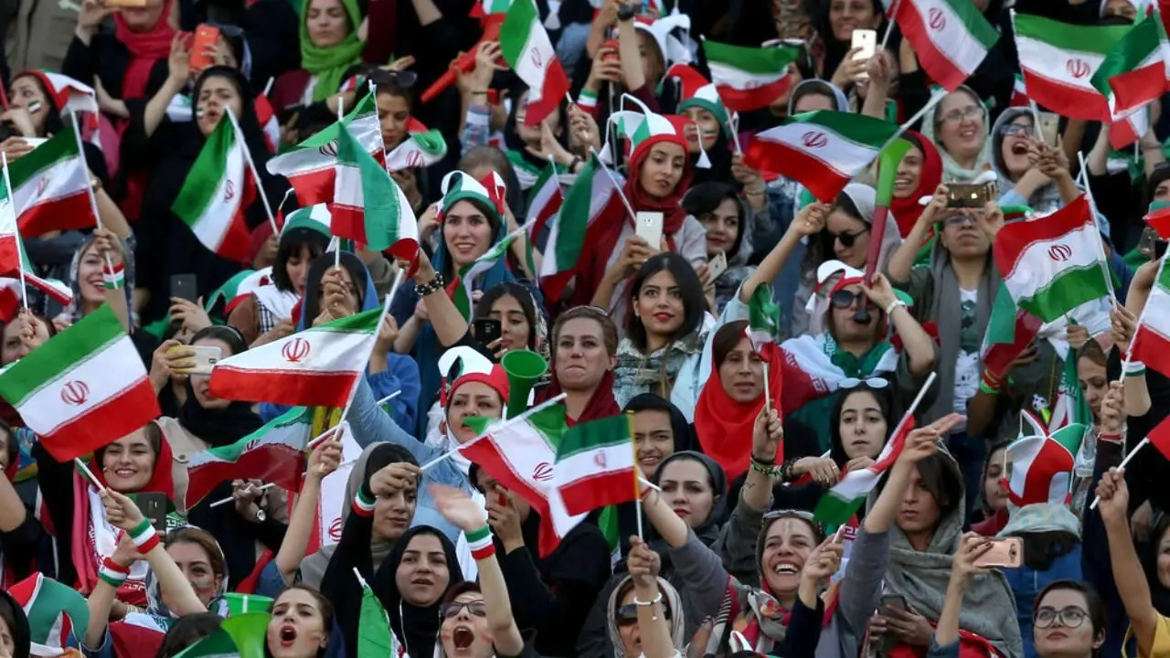 دور جدید فشار فیفا به فدراسیون فوتبال ایران آغاز شده است؟/ زنان باید بتوانند برای بازی‌های لیگ هم به ورزشگاه بروند