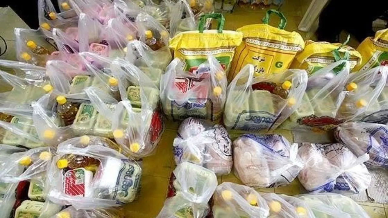 توزیع بسته‌های غذایی و پوشاک از محل کمک‌های مردمی به مددجویان بهزیستی