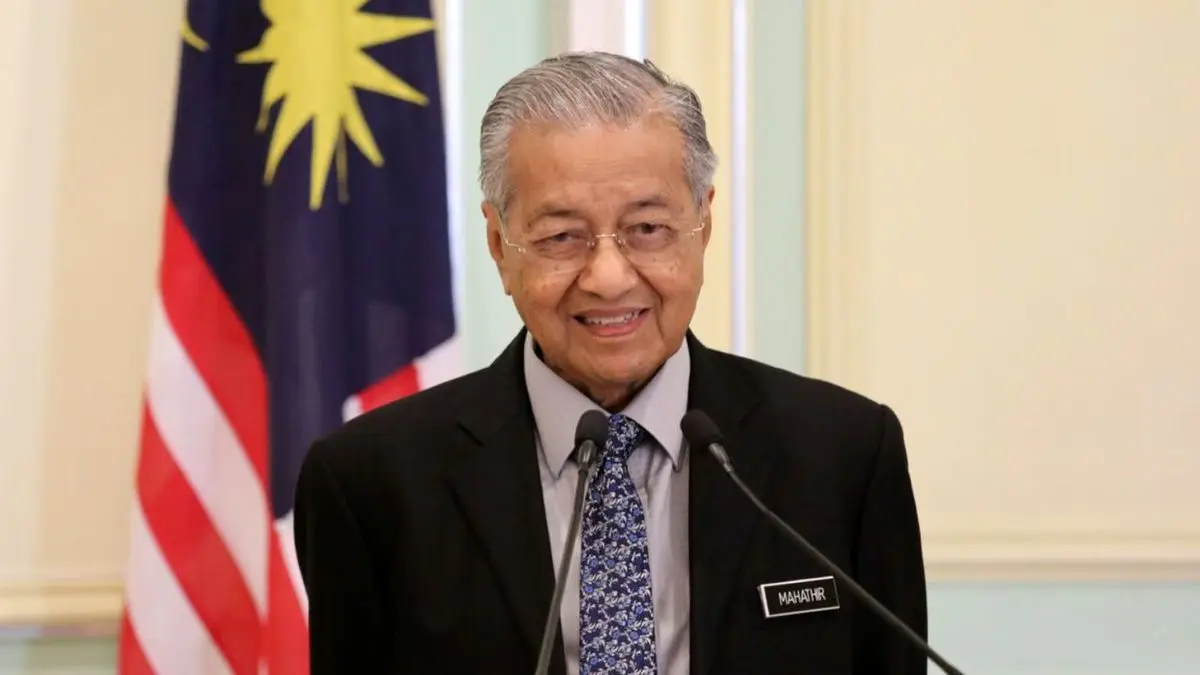 پادشاه مالزی، ماهاتیر محمد را فراخواند