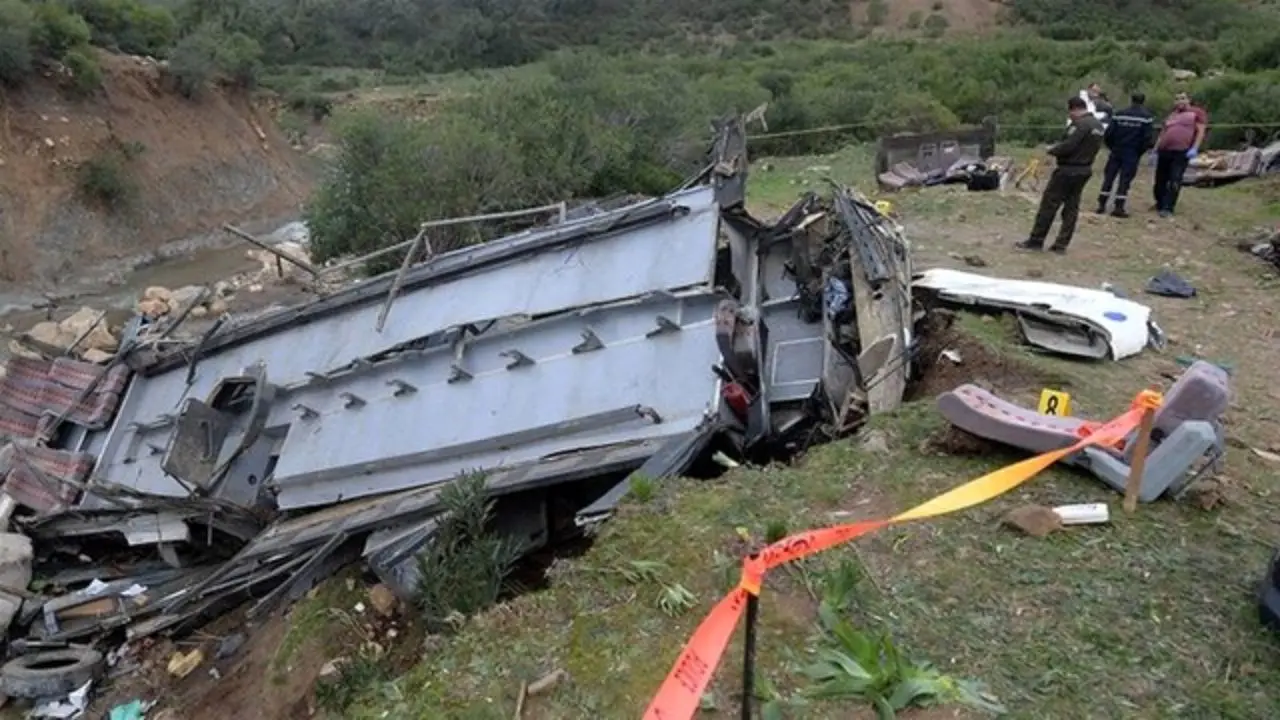 87 کشته و زخمی در حادثه سقوط اتوبوس در آفریقای جنوبی