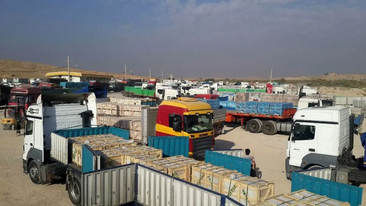 معطلی 700 کامیون در مرز لطف‌آباد/ وضعیت مرزهای عراق و افغانستان عادی شد/ حمل و نقل واگنی، راهکار صادرات به اوراسیا