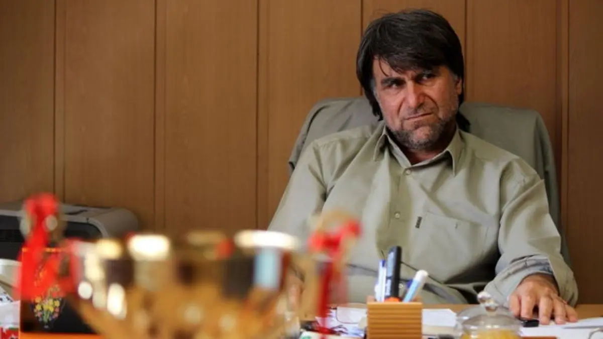 پای فیفا را به انتخابات باز کرده‌اند/ با آقای ایکس که توپ‌هایش یک وری می‌شد قرارداد بستند