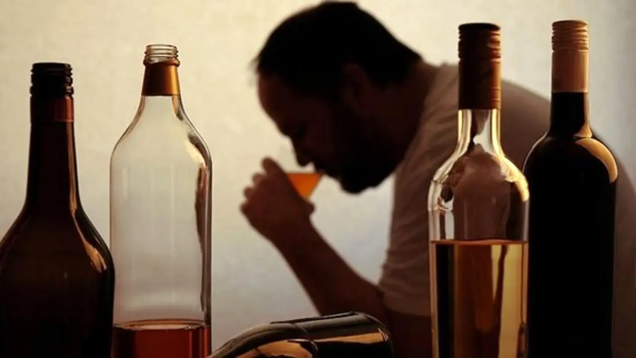 مصرف خوراکی الکل تاثیری در نابودی کرونا ندارد/ مسمومیت ناشی از مصرف الکل افزایش یافته است