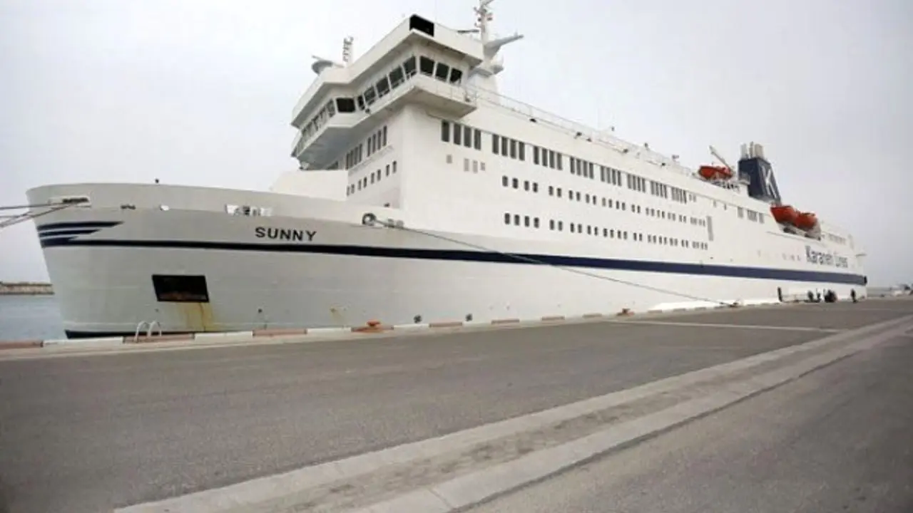 اعزام کشتی با ظرفیت 550 صندلی برای برگرداندن مسافران ایرانی از طریق بندر شارجه