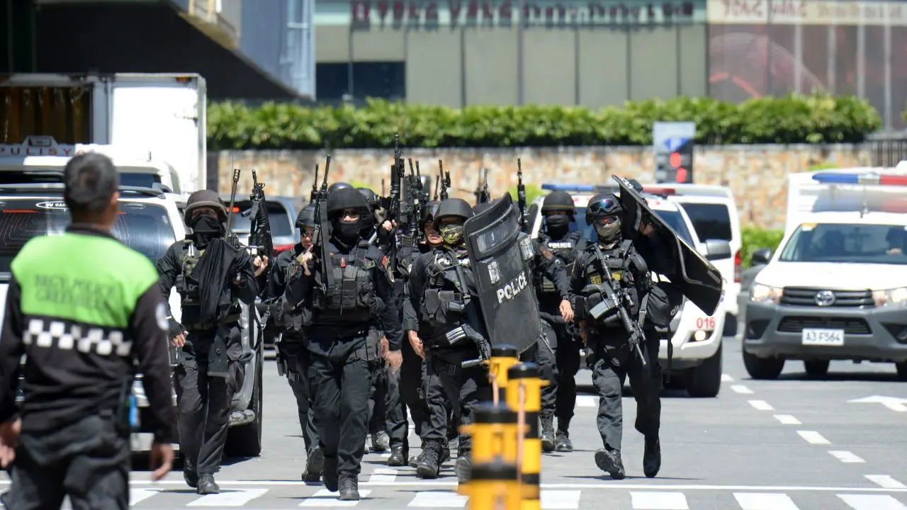 گروگان‌گیری مسلحانه در مرکز خریدی در فیلیپین + ویدئو
