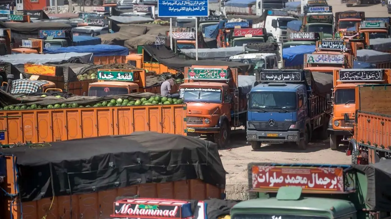 تردد کامیون‌های ایرانی در مرز پاکستان از سر گرفته شد