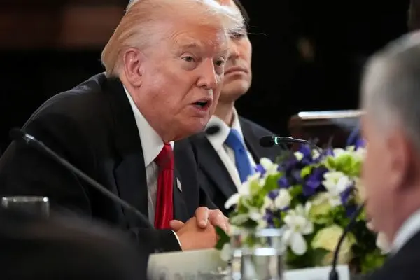 آکسیوس: ترامپ می‌خواهد با مادورو صحبت کند؛ احتمال صلح بیشتر از جنگ است