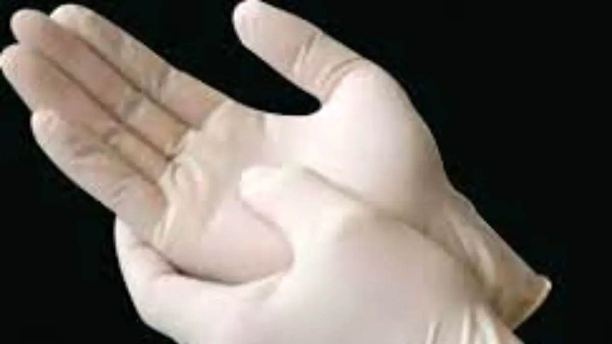 5 میلیون جفت دستکش احتکارشده در خوزستان کشف شد