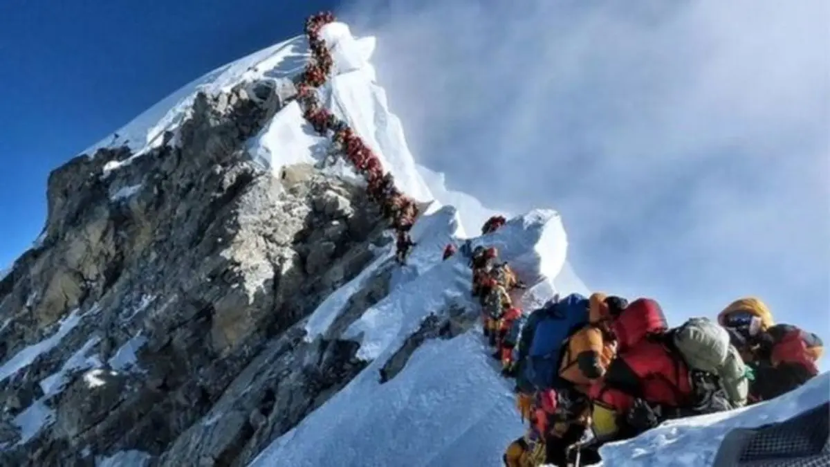 صعود به اورست به خاطر کرونا ممنوع شد