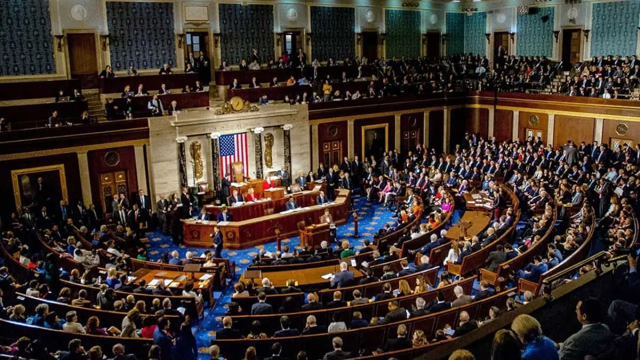 طرح واکنش به شیوع کرونا در مجلس نمایندگان آمریکا تصویب شد