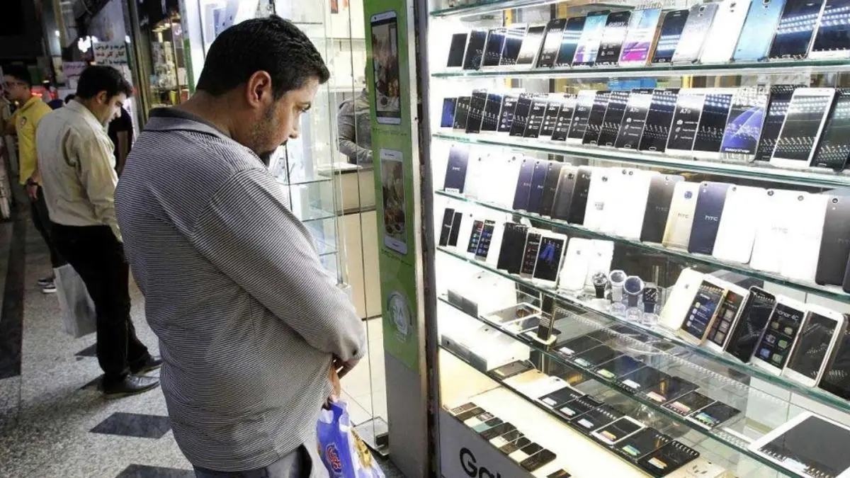 بازار موبایل نسبت به شب عید پارسال 300 درصدی رکود داشت