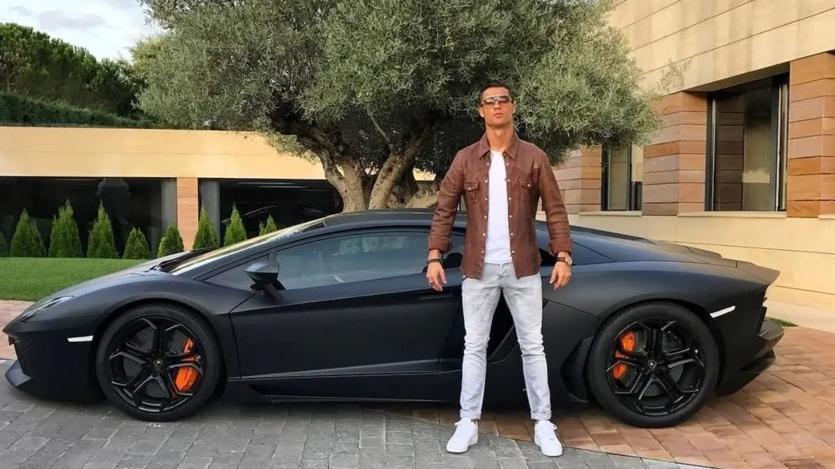 آشنایی با 15 خودروی لاکچری کریستیانو رونالدو+ ویدئو