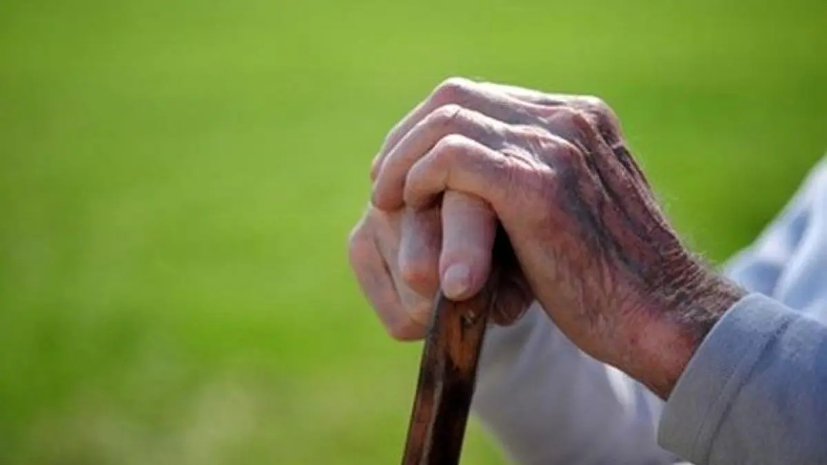 مصادیق سالمندآزاری در روزهای کرونایی؛ اضطراب و افسردگی سیستم ایمنی سالمندان را تضغیف می‌کند