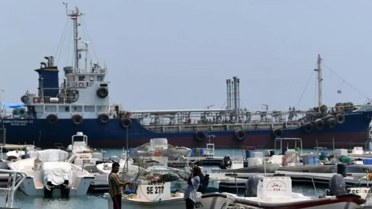 افراد مسلح از کشتی هنگ‌کنگی در خلیج عمان خارج شدند