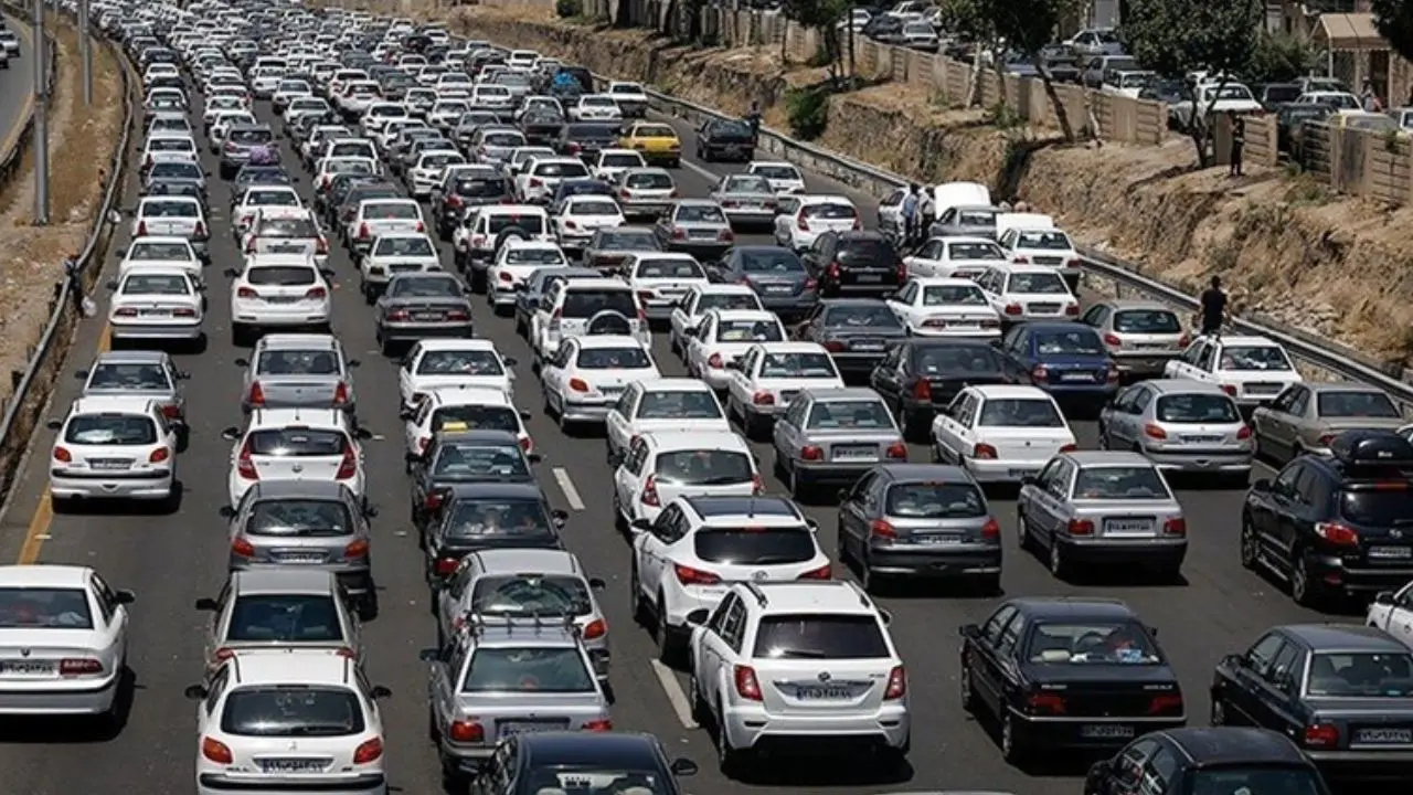 ترافیک نیمه سنگین در محور قزوین-رشت