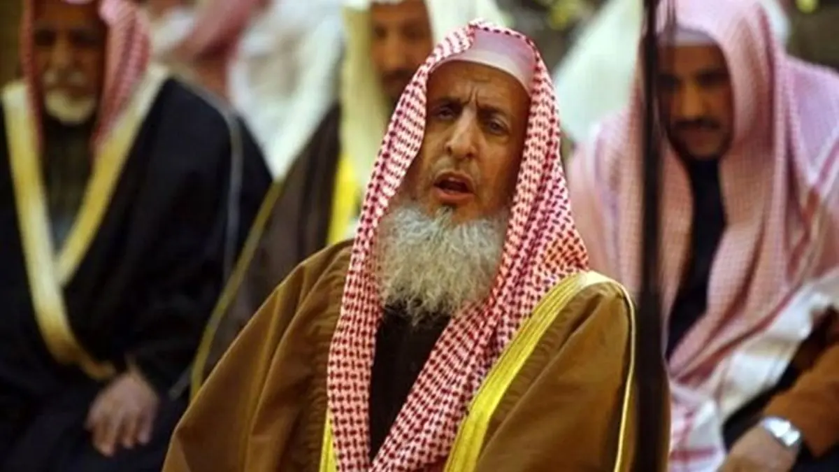 مفتی عربستان فتوای جواز اقامه نماز تراویح و عید فطر در خانه را صادر کرد
