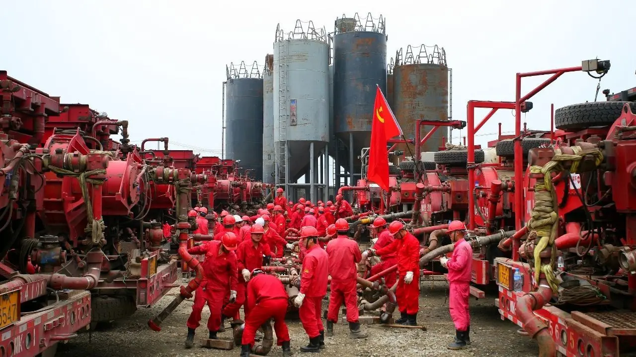 در سه ماه نخست سال جاری میلادی میزان پالایش و تولید نفت چین کاهش یافت