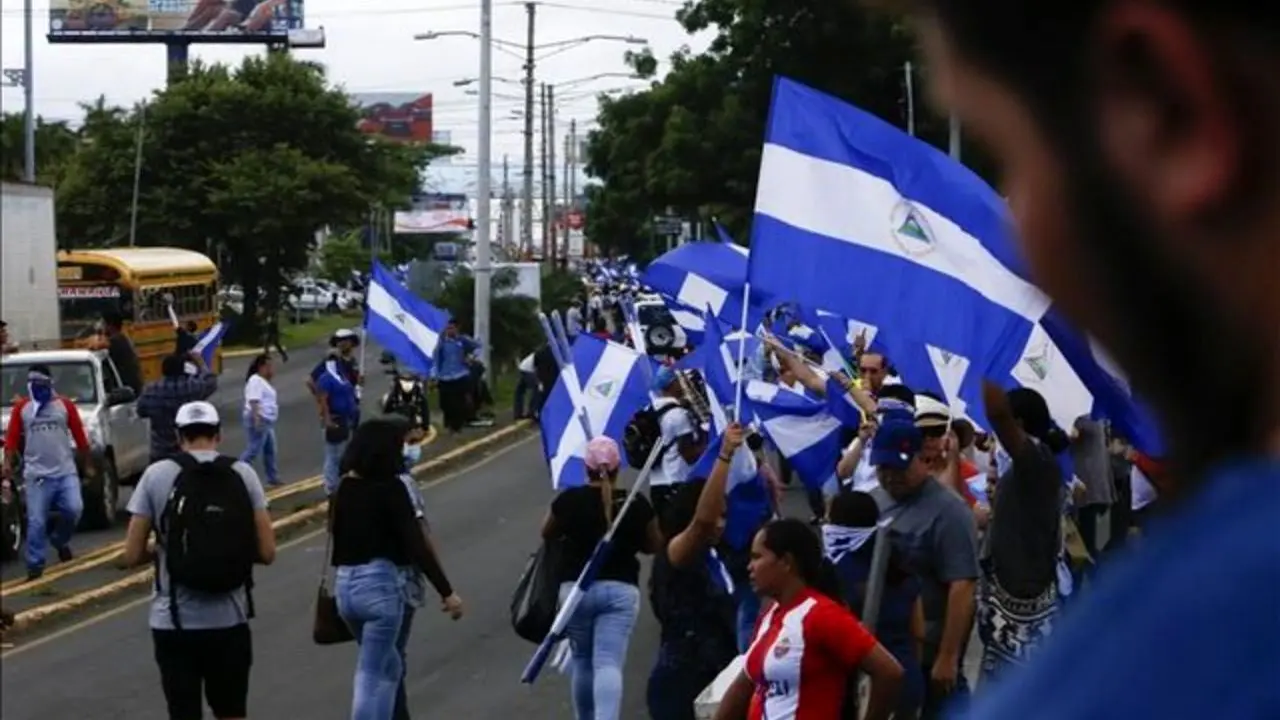 معترضان دولتی نیکاراگوئه‌ای مامور پلیس را به گروگان گرفتند
