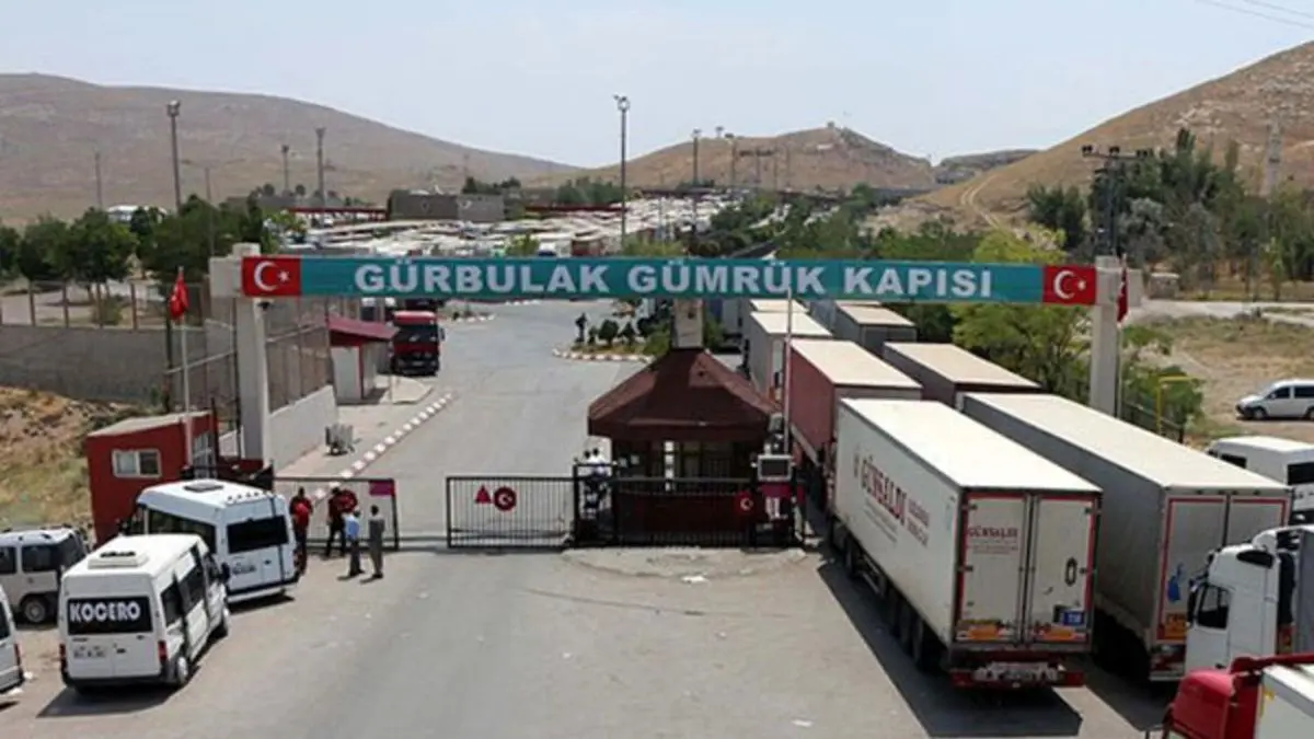 160 کامیون پشت مرز ایران و ترکیه متوقف شده است/ پیشنهاد تشکیل منطقه مشترک در مرزها/ ترانزیت ریلی کفاف حجم تجارت دو کشور را نمی‌دهد