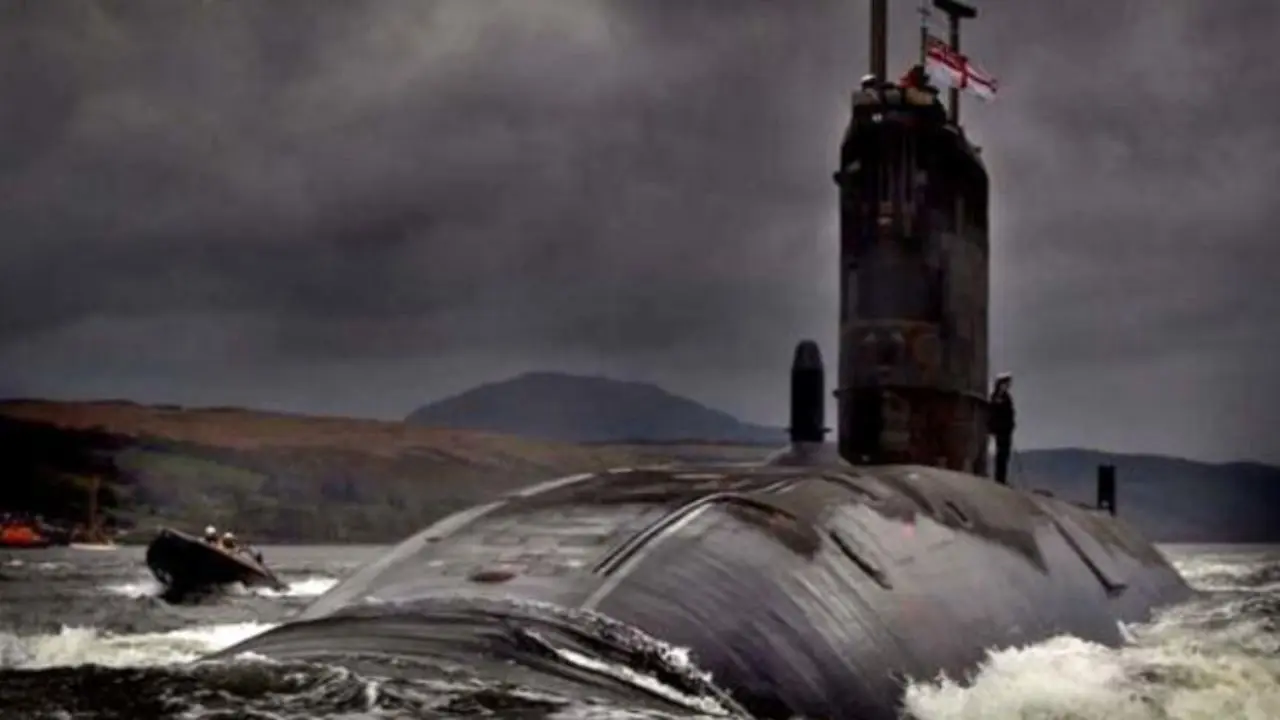 دور دنیا| کباب‌پزی روی عرشه زیردریایی انگلیسی، فرمانده را راهی خانه کرد