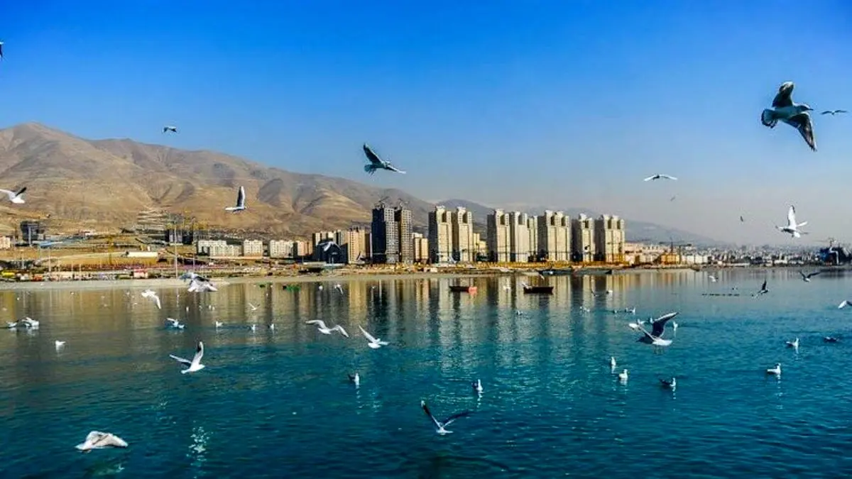 دریاچه خلیج فارس تعطیل است و زباله‌ای در آن تولید نمی‌شود