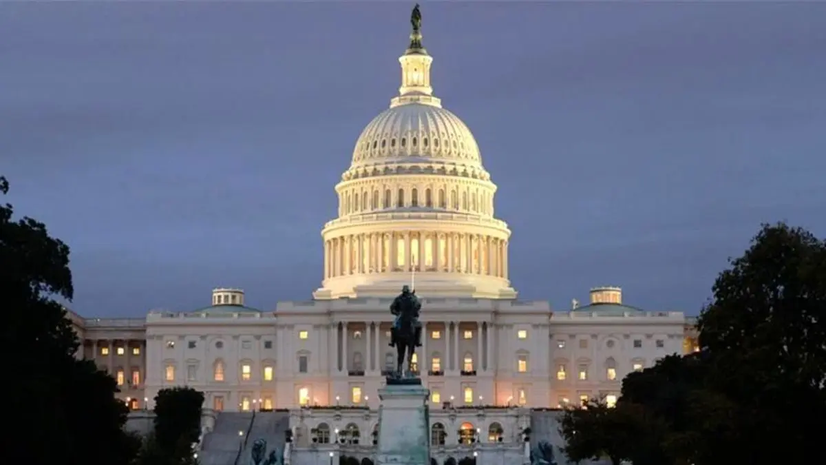 بازگشایی سنا و دوری سیاستمداران مجلس نمایندگان آمریکا