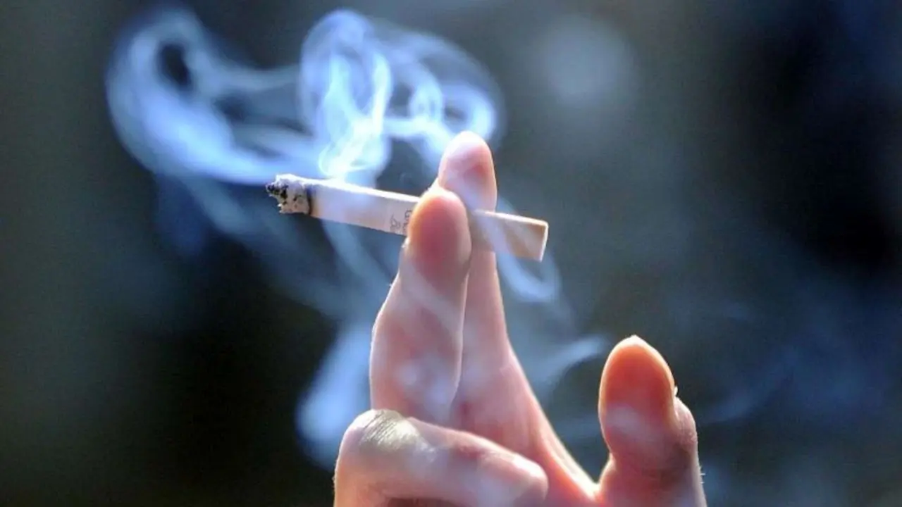 آیا انتقال کرونا از طریق دود سیگار افراد مبتلا امکان‌پذیر است؟