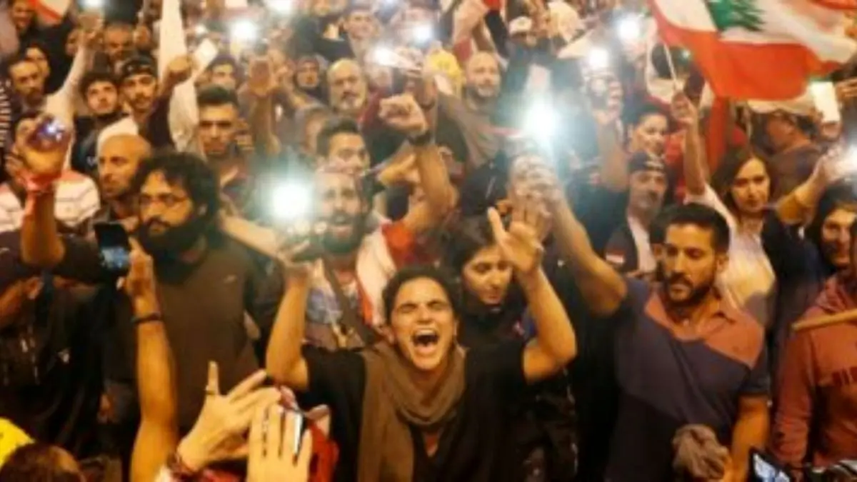 تظاهرات شبانه در لبنان علیه اوضاع اقتصادی/ درگیری معترضان و نیروهای امنیتی