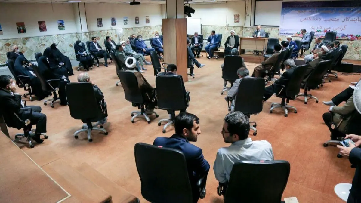 در جلسه اصولگرایان با وزرای دولت احمدی نژاد چه کسانی حضور داشتند و چه گذشت؟+عکس