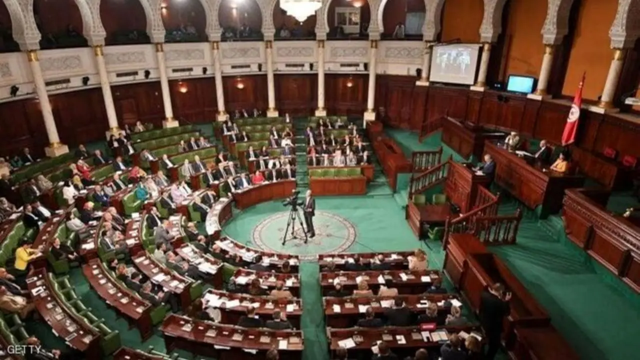 معترضان در تونس انحلال پارلمان را خواستار شدند