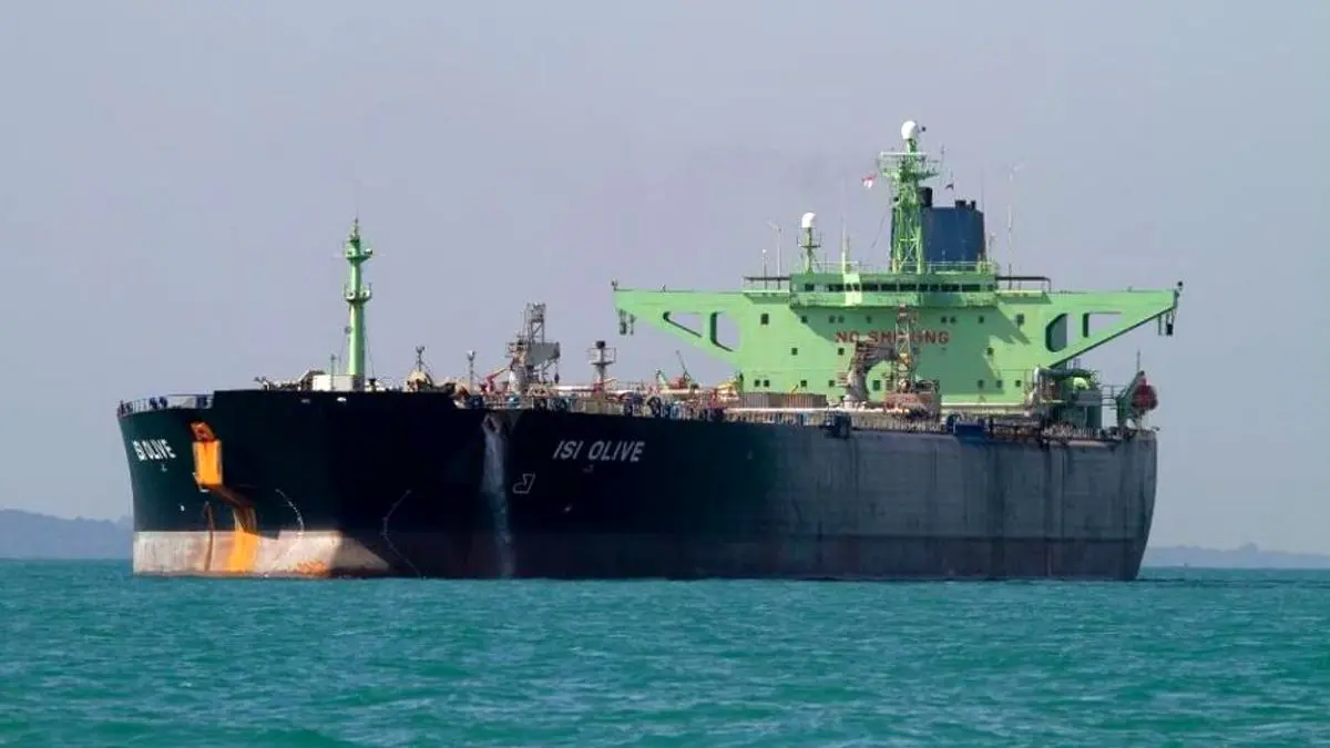 لحظه وارد شدن نفتکش ایرانی به آب‌های ونزوئلا+ فیلم