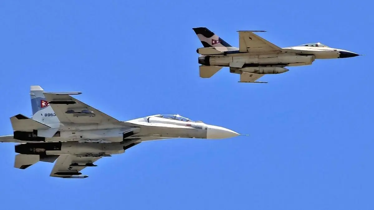 ویدئویی جدید از اسکورت هواپیماهای اف-16 ونزوئلایی از نفتکش‌های ایرانی