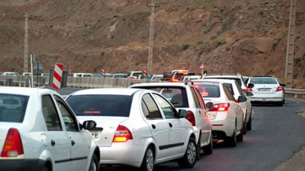 ترافیک در مسیرهای ورودی شهر تهران سنگین است