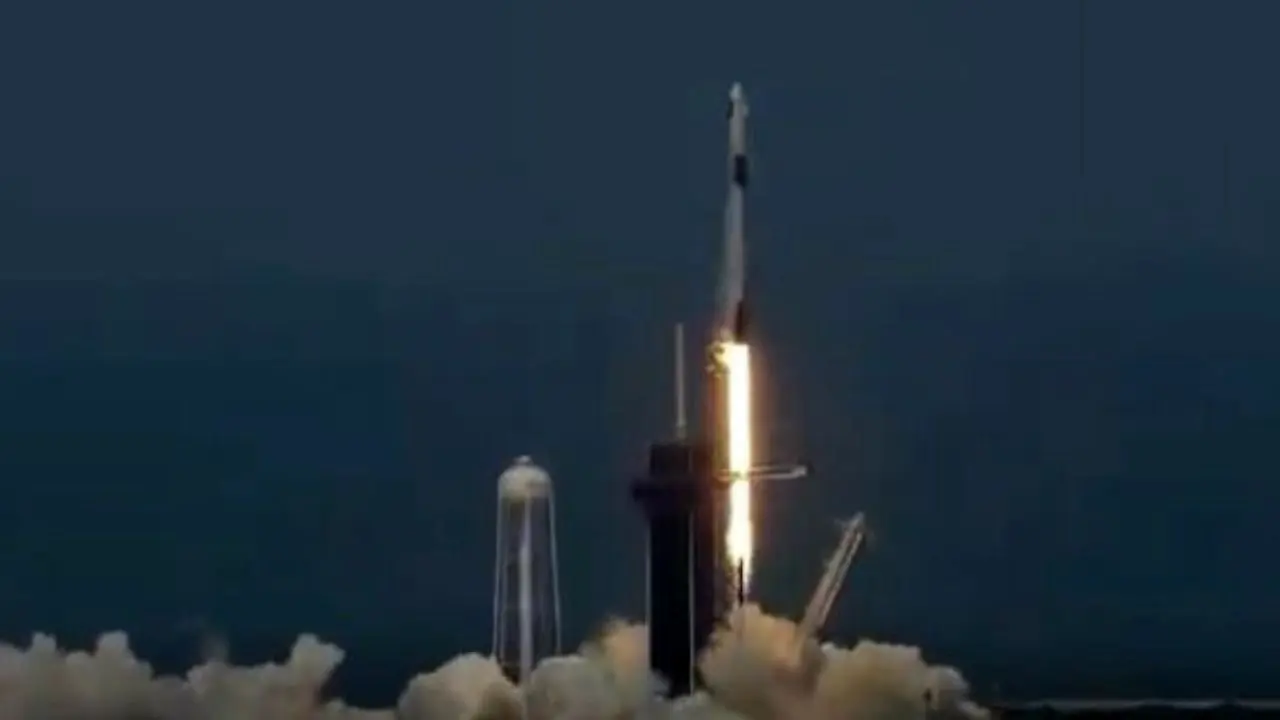 پرتاب اولین موشک فضاپیمای خصوصی به فضا + ویدئو