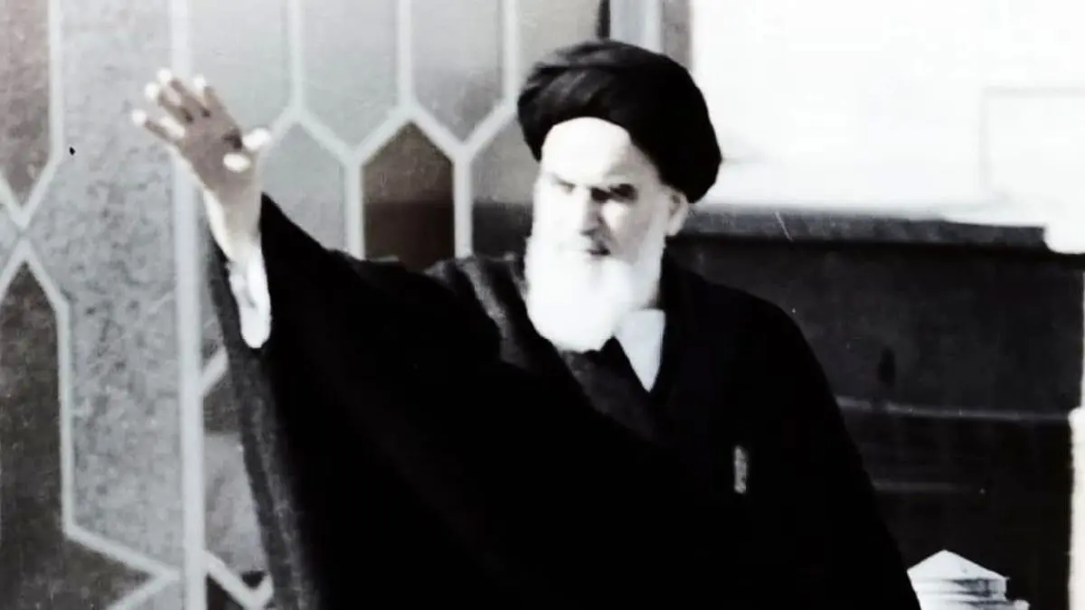 تصویر معنادار اینستاگرام رهبر انقلاب از امام خمینی+عکس