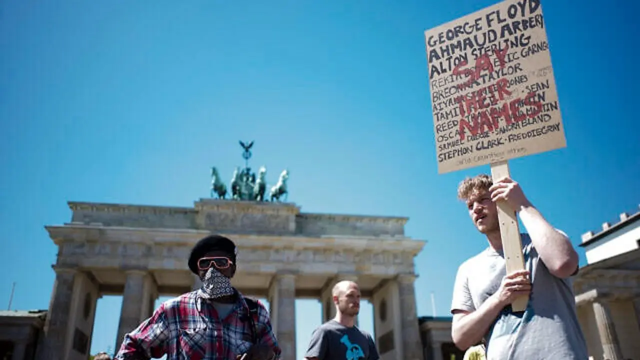 اعتراضات جهانی به قتل جورج فلوید و تبعیض نژادی
