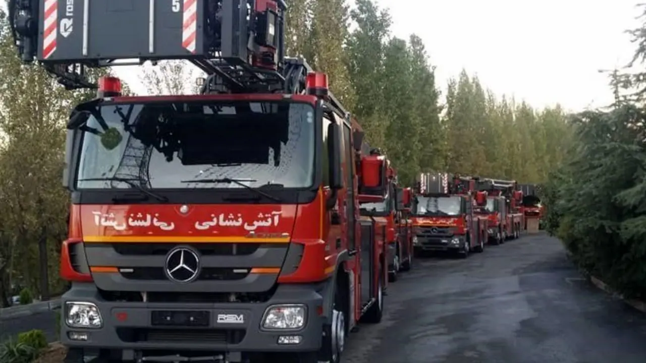 اعزام تیم‌های آتش نشانی تهران برای کمک به اطفای حریق جنگل‌های زاگرس