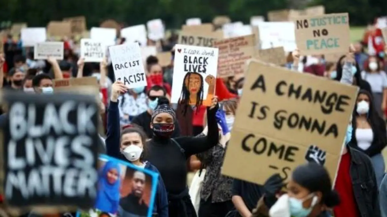 تظاهرات دهها هزار نفری در مرکز لندن در اعتراض به قتل «جورج فلوید»