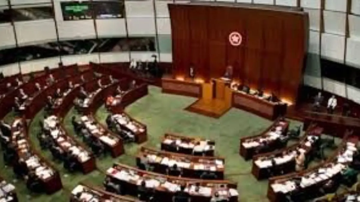 پارلمان هنگ کنگ لایحه بحث‌برانگیز «جرم‌انگاری توهین به سرود ملی چین» را تصویب کرد