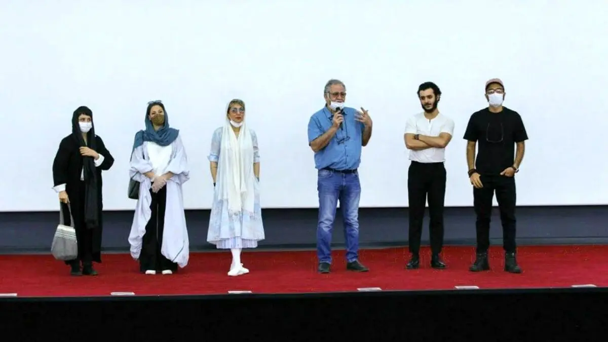 «شنای پروانه» با حضور عوامل فیلم اکران شد