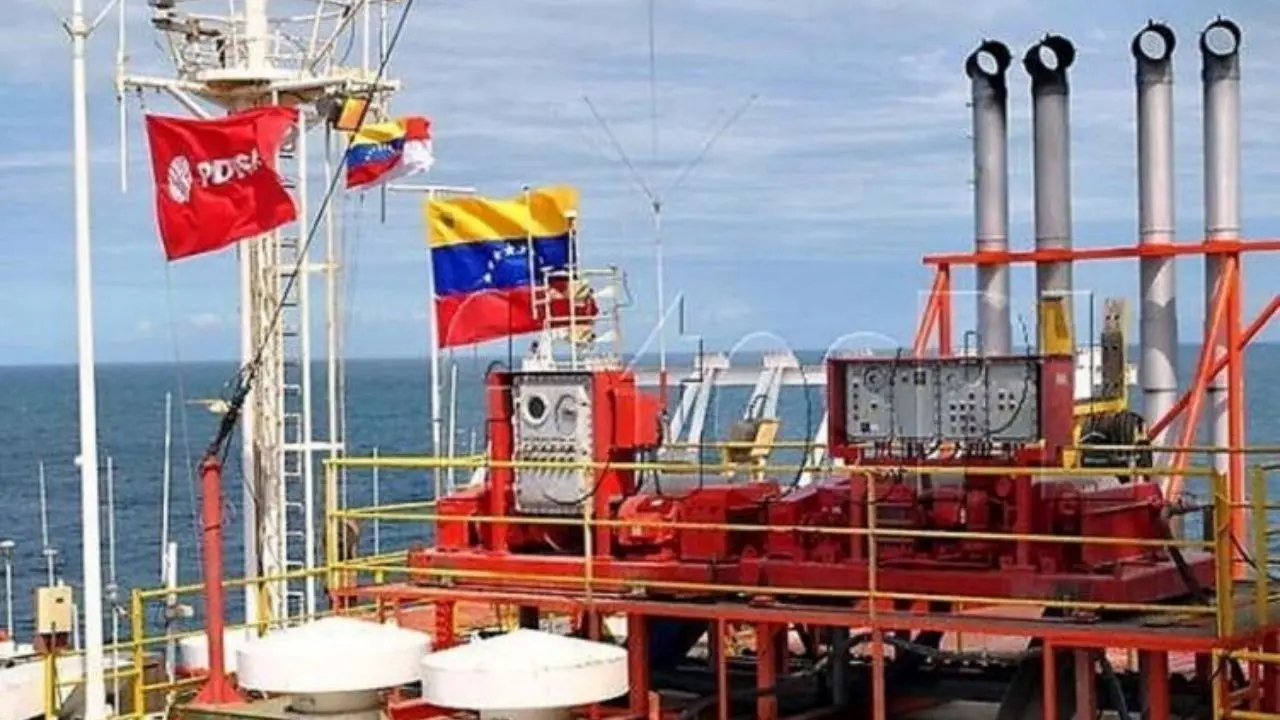 میلیون‌ها بشکه نفت ونزوئلا در دریا سرگردانی است