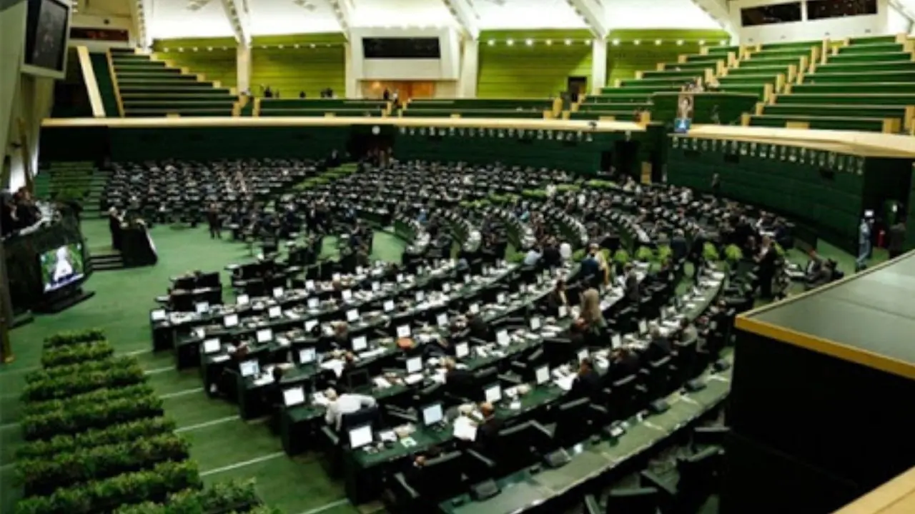 اعمال محدودیت‌های شدید کرونایی در پارلمان